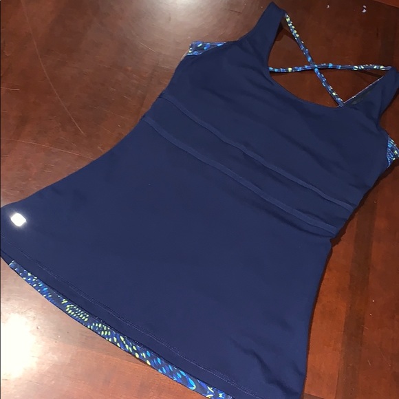Fabletics multi-blue & yellow pattern tank size XS - Picture 3 of 6